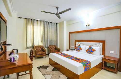 Greater Kailash Enclave I Hotel | Fabhotel Corporate Park
