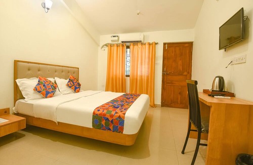 Nerul Hotel | FabExpress De Classio With Pool, Candolim