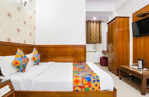 Paharganj Hotel | Fabexpress Station Ii