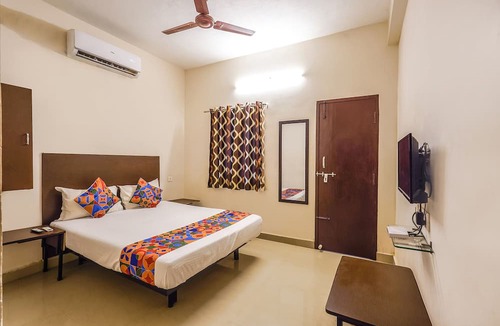 Nanganallur Hotel | Fabexpress Joel Inn