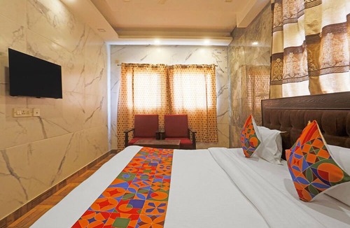 Kalkaji Hotel | FabHotel Trish The Gera