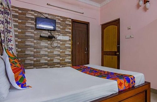 Sector 1 Hotel | Fabexpress Elight Residency