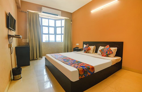 Nerul Hotel | FabEscape Aqualura Verem With Swimming Pool