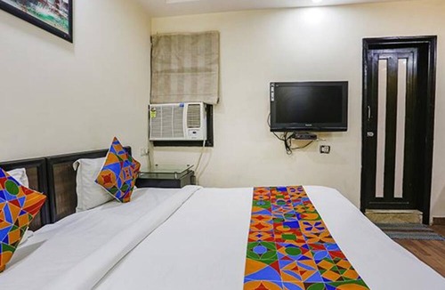 South Extension Hotel | Fabhotel Blue Moon Home Stay