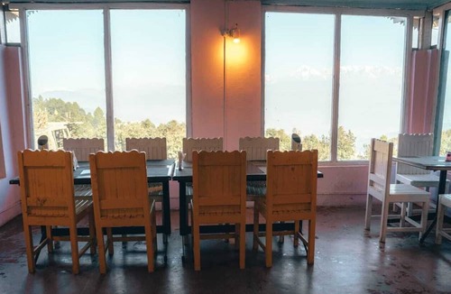 Kausani Hotel | Hotel Chevron Mountain Villa