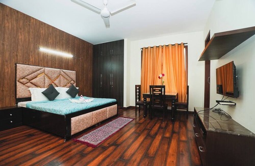 Chittaranjan Hotel | Mintstar Apartment And Suites, Chittaranjan Park