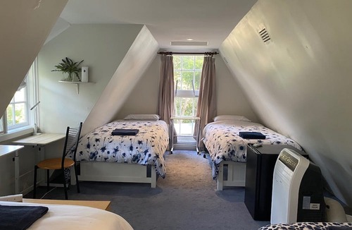 Warburton House | Home on the Hill, Warburton