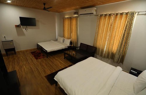 Chamiyala Hotel | Le ROI Floating Huts & Eco Rooms