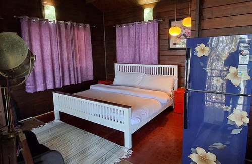 Jakh Hotel | Sukoon, Bhatrojkhan (Near Ranikhet)