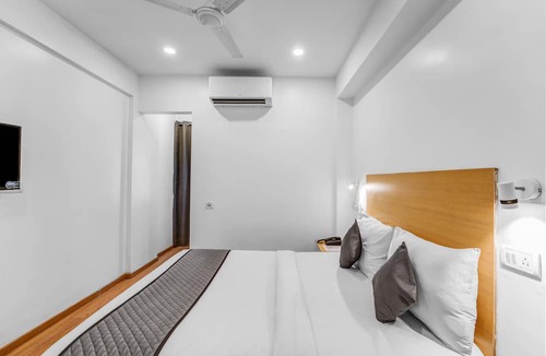 Thoraipakkam Hotel | UPAR Hotels Thoraipakkam OMR