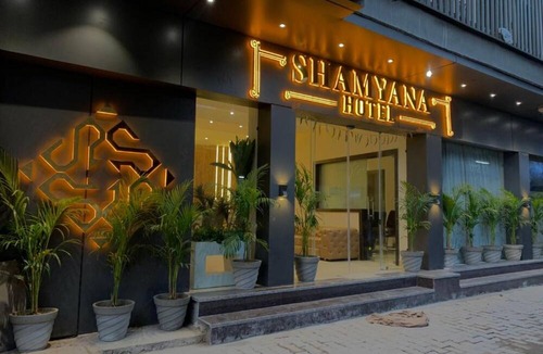 Pathankot Hotel | Goroomgo Shamyana Hotel Punjab