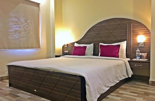 Mughal Sarai Hotel | Spring Sky Mughalsarai by ShriGo Hotels
