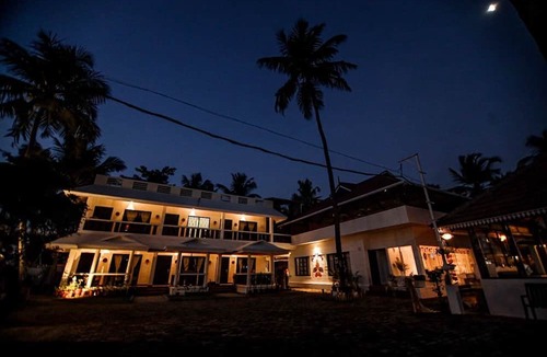 Kodungallur Hotel | Veda5 Ayurveda Living Village