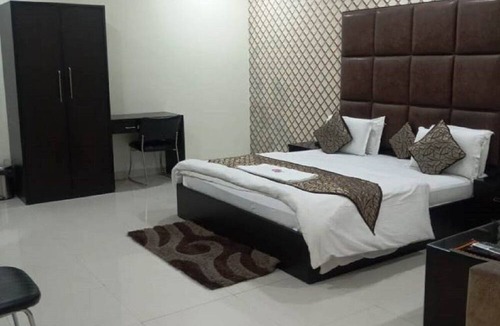 Kanpur Hotel | Hotel Mandakini Lush