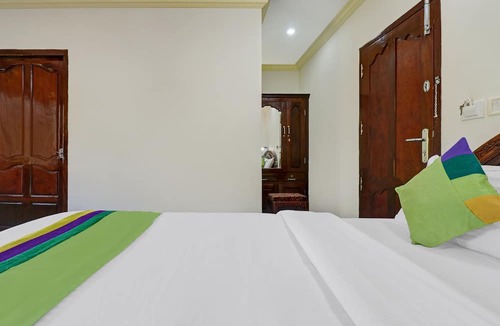 Kovalam House | Itsy Hotels The Waters Edge Beach Resort
