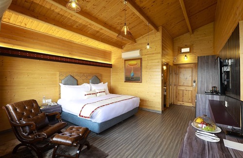 Baldeyan Hotel | juSTa Cliffend Resort & Spa Mashobra Shimla