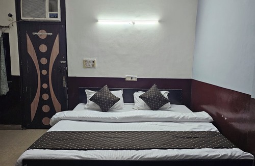 Nizamuddin East House | Sri Sai Inn