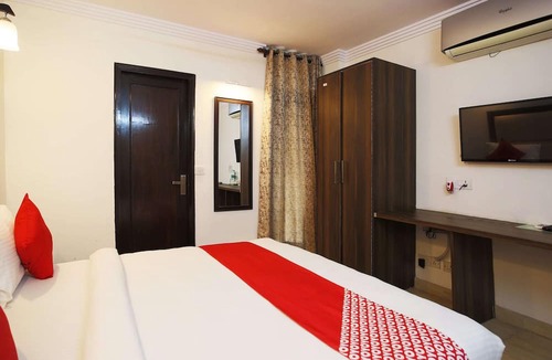 Chittaranjan Hotel | OYO Flagship 29962 South Continental (b&b)