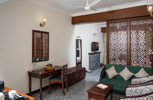 Chinnakanal Hotel | Fort Munnar