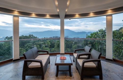 Chinnakanal Hotel | Fort Munnar