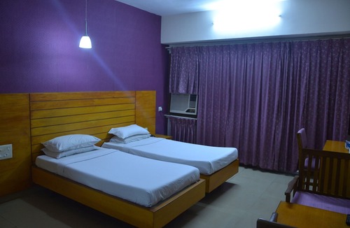 Hampankatta Hotel | Hotel Srinivas