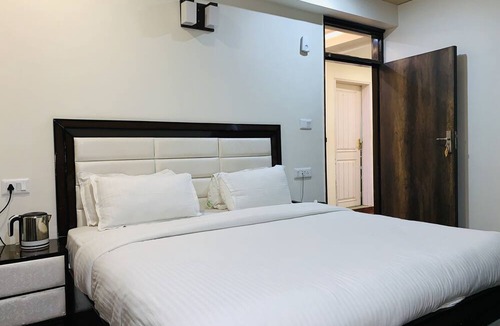 Chhota Shimla Hotel | Dusk N Dawn