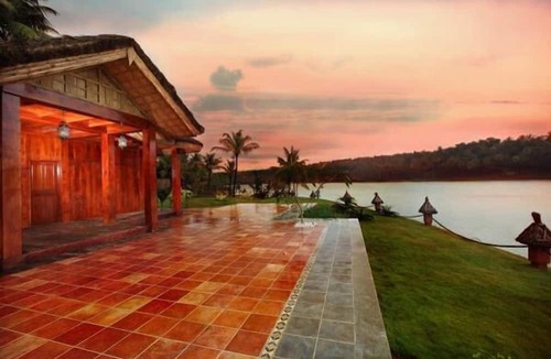 Paravur Resort | Fragrant Nature Backwater Resort & Ayurveda Spa