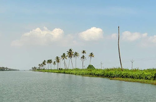 Kumarakom House | Houseboat Cruise in the Backwaters of Kerala