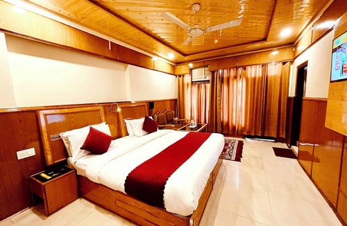 Bajaura Hotel | Hotel Amit