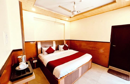 Bajaura Hotel | Hotel Amit