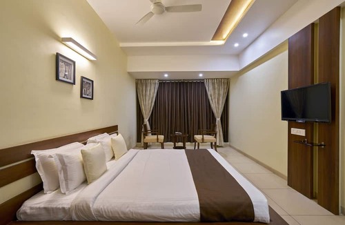 Kolhapur Hotel | Hotel 3 Leaves Kolhapur