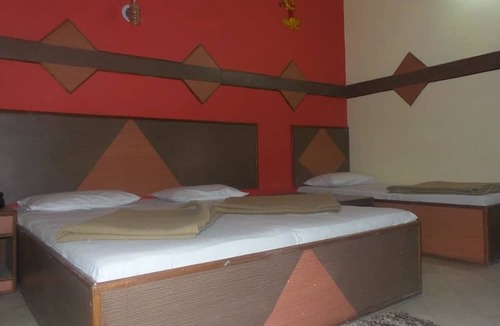 Paharganj House | Hotel Prince Palace The Green