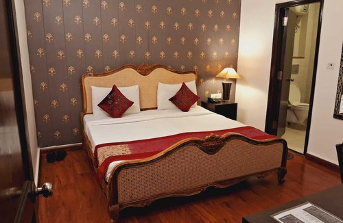 Sector D Hotel | Anand Bhawan