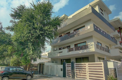Noida Hotel | Itsy Hotels Swastika Inn Sector 26