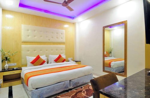 Paharganj Hotel | Check In Room New Delhi Railway Station