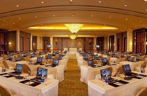Sector 18 Hotel | Radisson Blu Hotel Noida