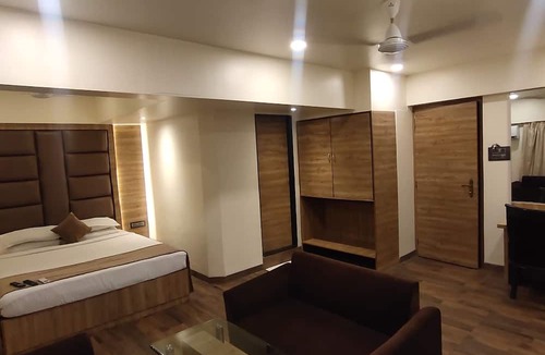 Sector 11 Hotel | Hotel Heritage Dakshin