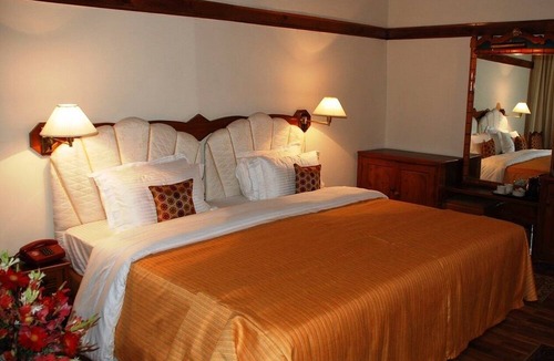 Mohal Hotel | Apple Valley Resort