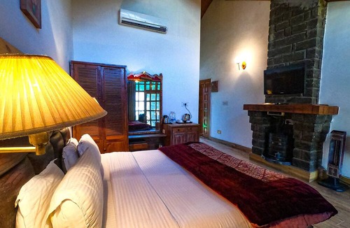 Mohal Hotel | Apple Valley Resort
