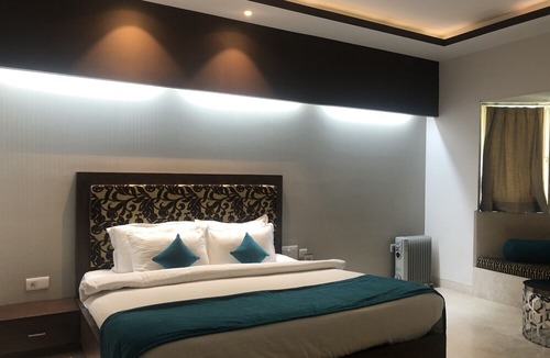Bhiwadi Hotel | Golden Huts Resorts