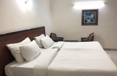Bhiwadi Hotel | Golden Huts Resorts