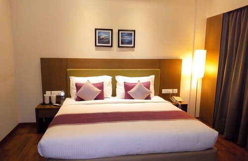 Kelakam Hotel | JK Residency Kelakam