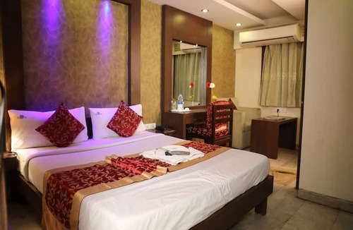 Vadapalani Hotel | Bhimaas Temple Tree
