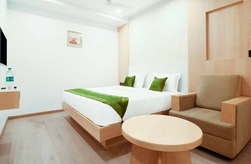 Gopalapuram Hotel | Treebo Vinayak Inn