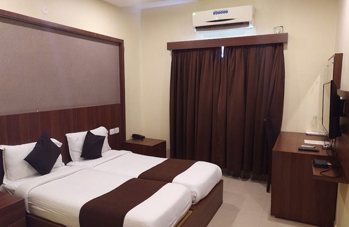 Sholinganallur Hotel | Hotel Parkway Inn