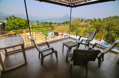 Gevhande Khadak Hotel | The Bob house
