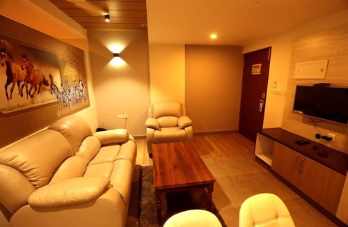 Guruvayur Hotel | Bhavanam Regency