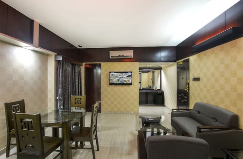 Bogra Hotel | Momo Inn
