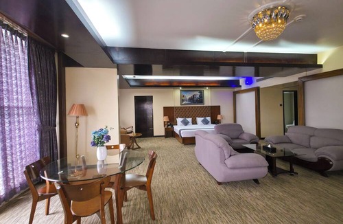 Bogra Hotel | Momo Inn