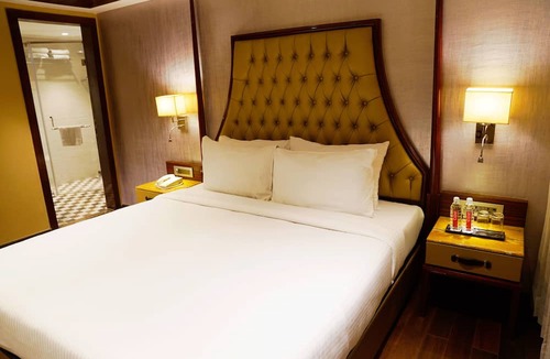 Adarsh Nagar Hotel | The Fern Residency Jaipur
